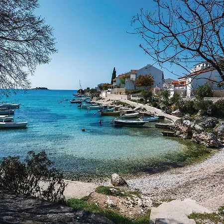 One-bedroom In Apartment *