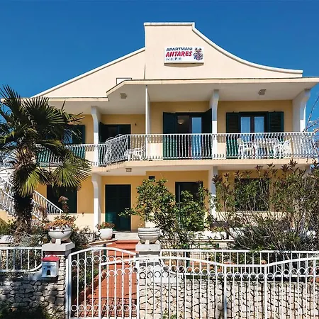 One-bedroom In Apartment